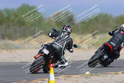 media/Sep-25-2023-Moto Forza (Mon) [[81ffa65e0a]]/B-C Group/Session 4 (Turn 2 Backside)/